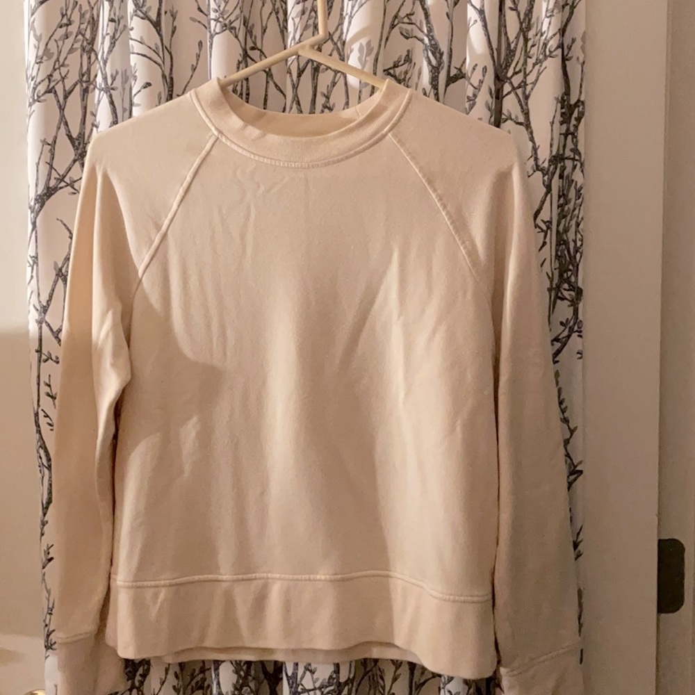 Super soft n cozy cream lightweight sweatshirt:)
